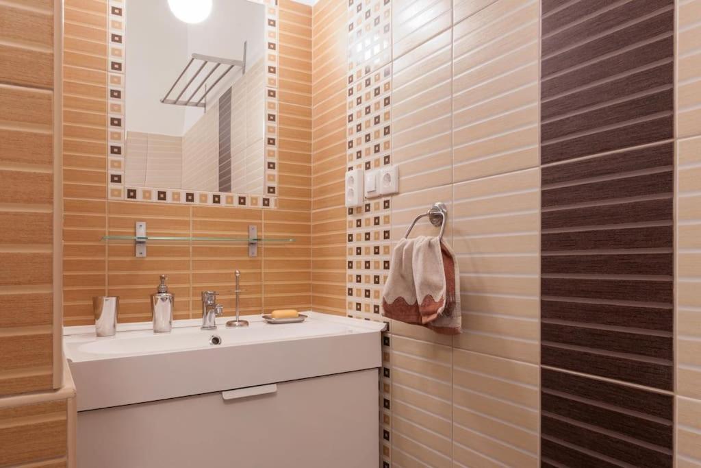 Apartamento Dora'S Calm Nest Over The Chestnut Tree Budapest Exterior foto
